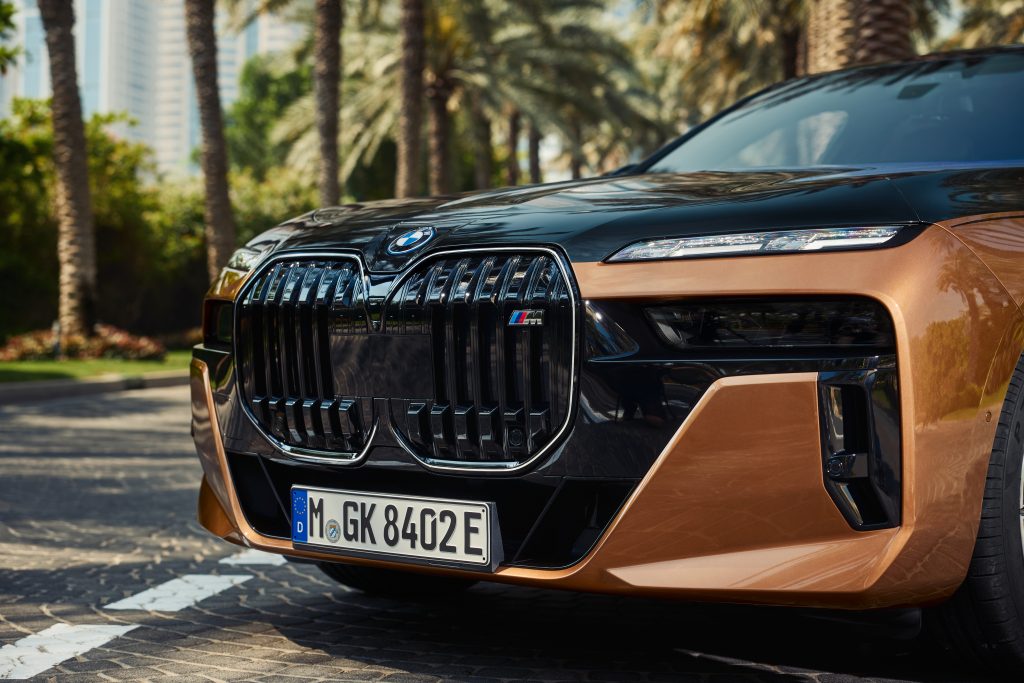 بي ام دبليو i7 M70 xDrive