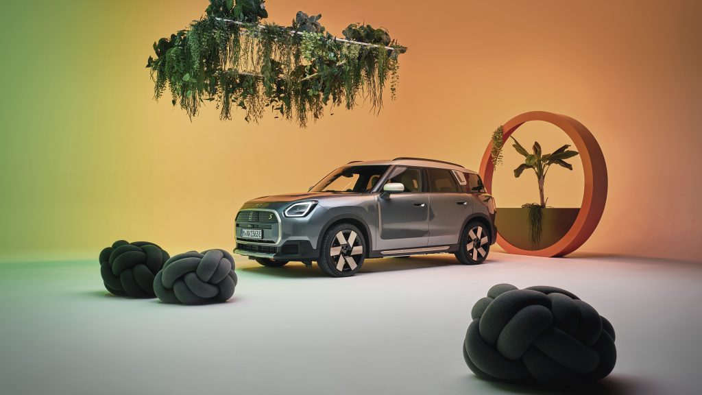 ميني كونتري مان الكهربائية