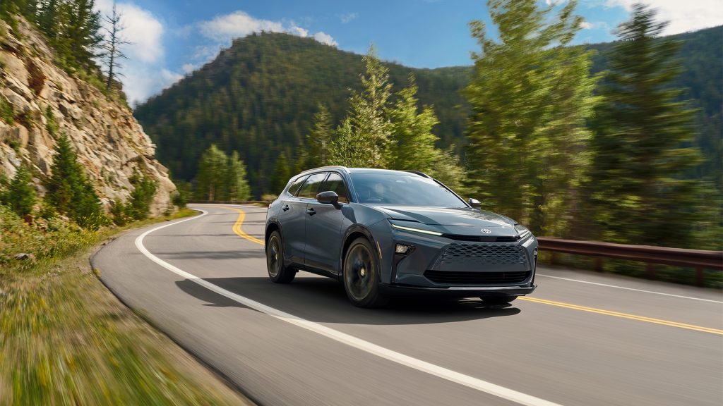 تويوتا كراون محرك هجين