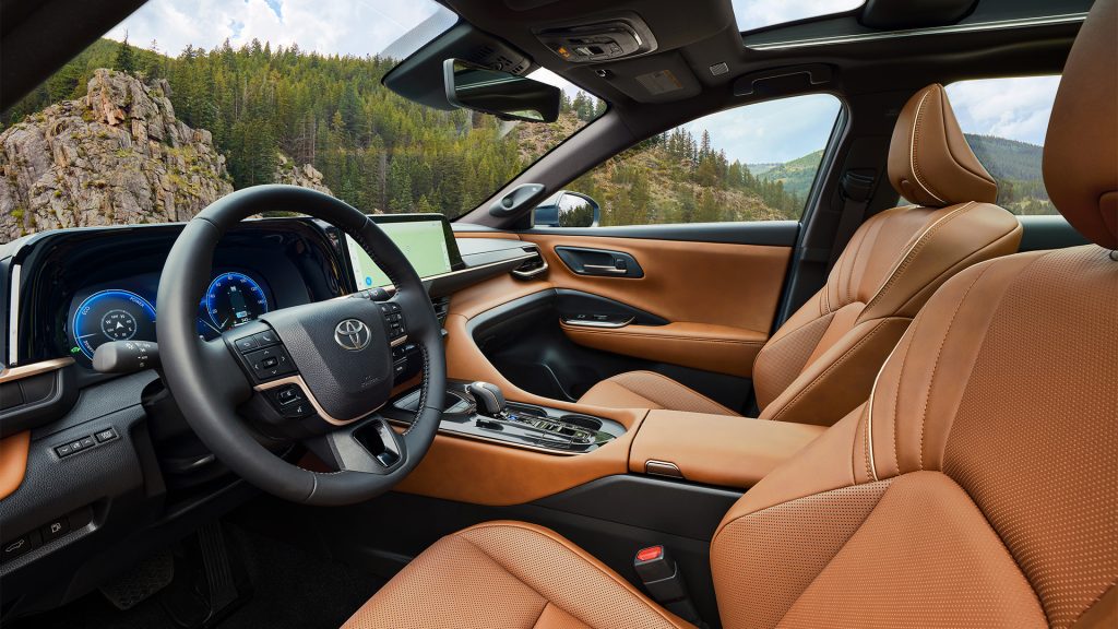 مقصورة تويوتا كراون سيجنيا 2025