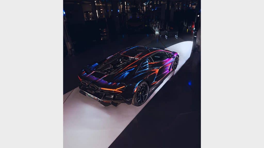 لامبروجيني ريفويلتو لوحة فنية