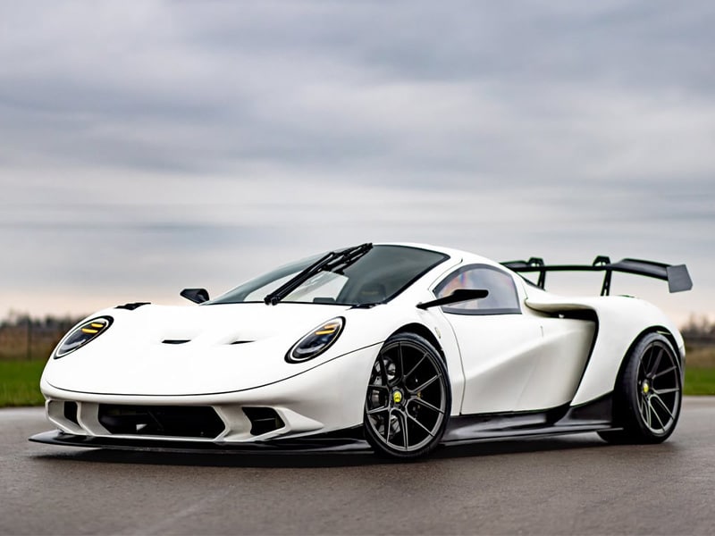 "راينو RR01" أرخص سيارة خارقة