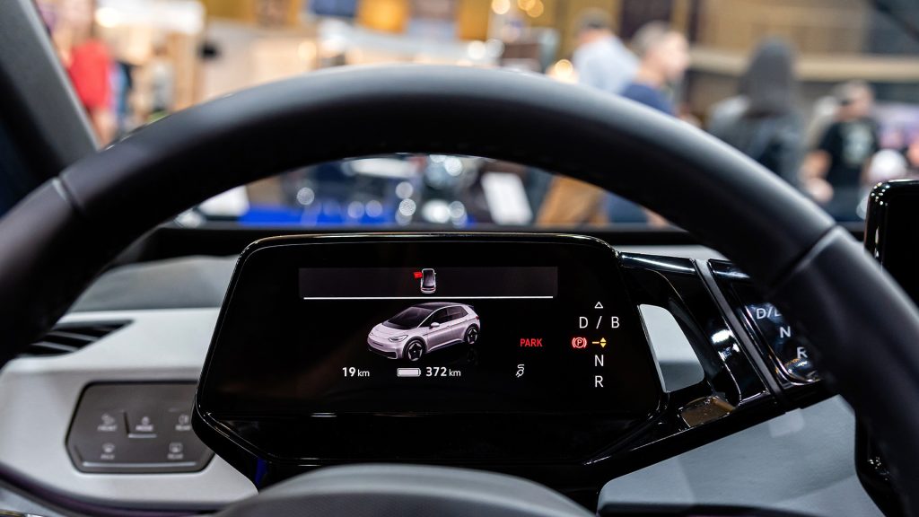 أنظمة الأمان والسلامة في السيارات