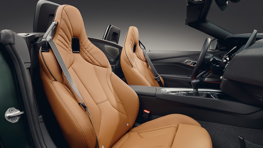 مقصورة بي ام دبليو زد 4 2025