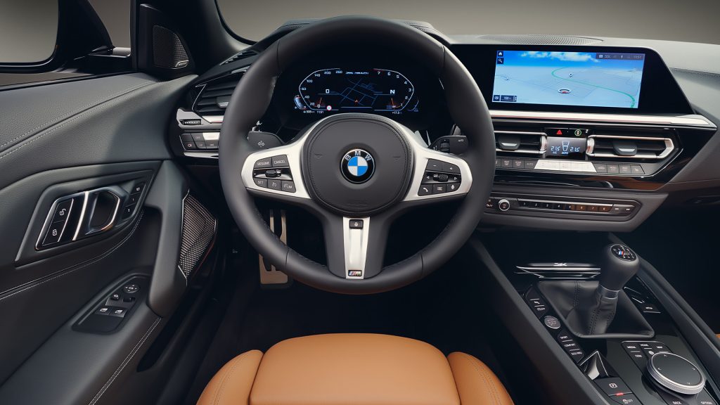 مقصورة بي ام دبليو زد 4 2025