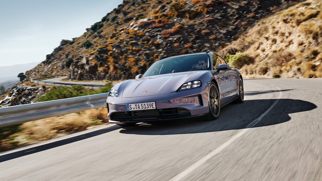 بورشه تايكان الجديدة