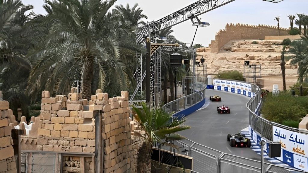 تعاون المملكة وفورمولا إي للتنقل المستدام