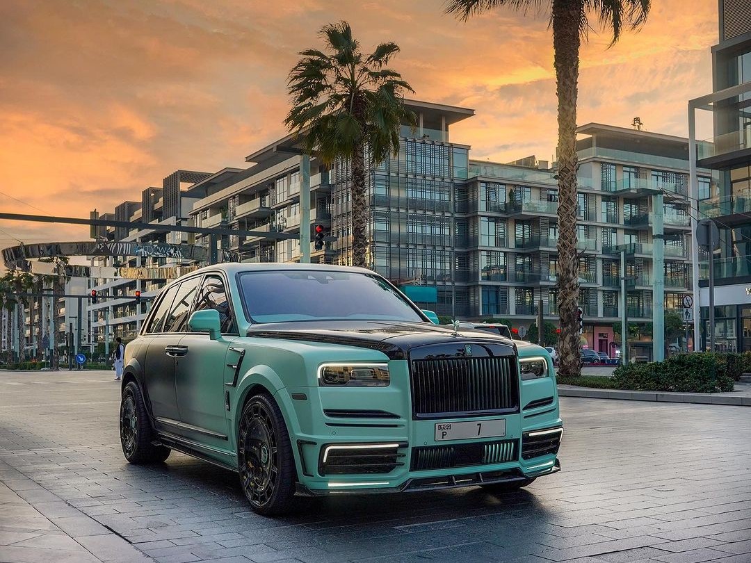 دبي: أغلى لوحة ترخيص في العالم تزين سيارة رولز-رويس كولينان من مانسوري