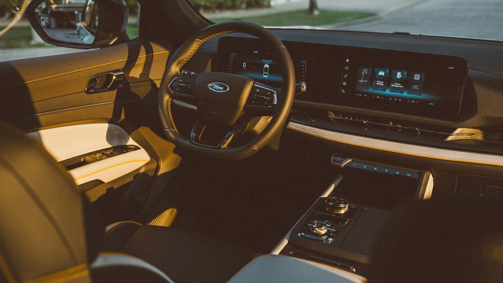 مقصورة فورد تيريتوري بلاك إيديشن الشرق الأوسط