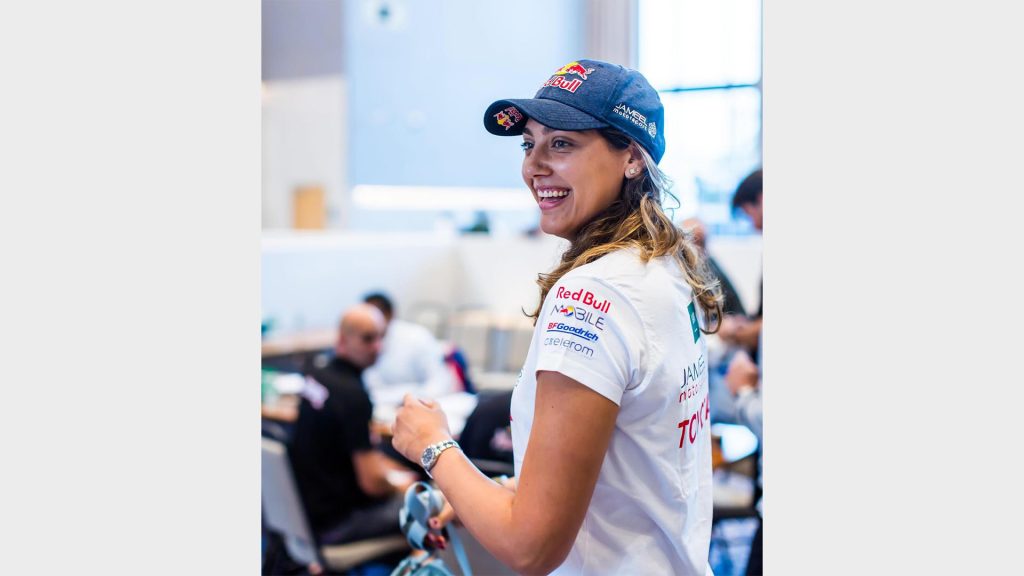 dania akeel first woman to participate in rally dakkar and baja rally
