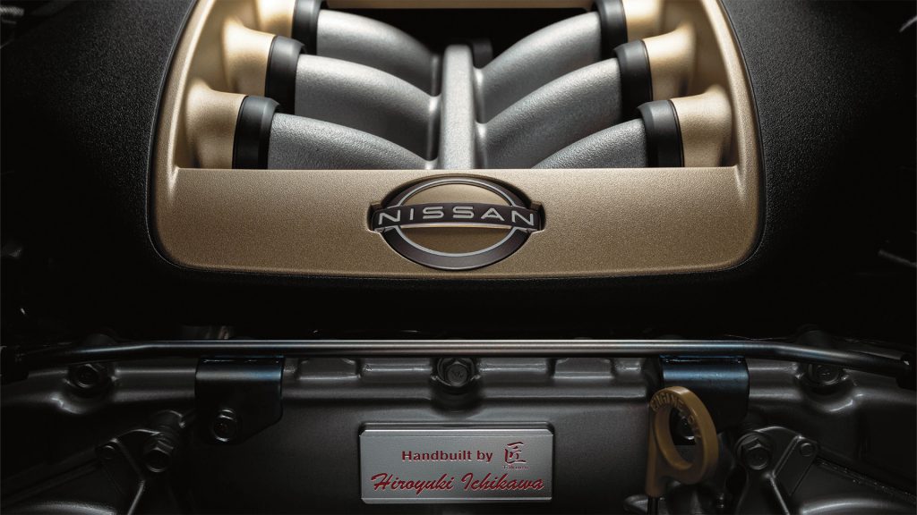 محرك نيسان جي تي ار الجديد