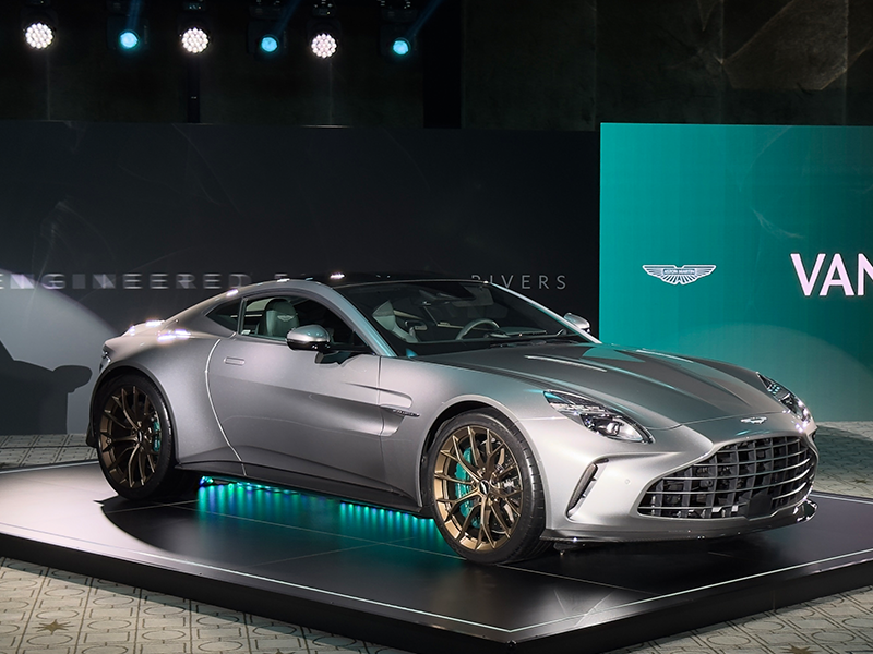 أستون مارتن تطلق سيارة فانتاج 2025 في دبي سوبر كارز سيارات رياضية سيارات إنجليزية سيارات صينية سيارات كهربائية