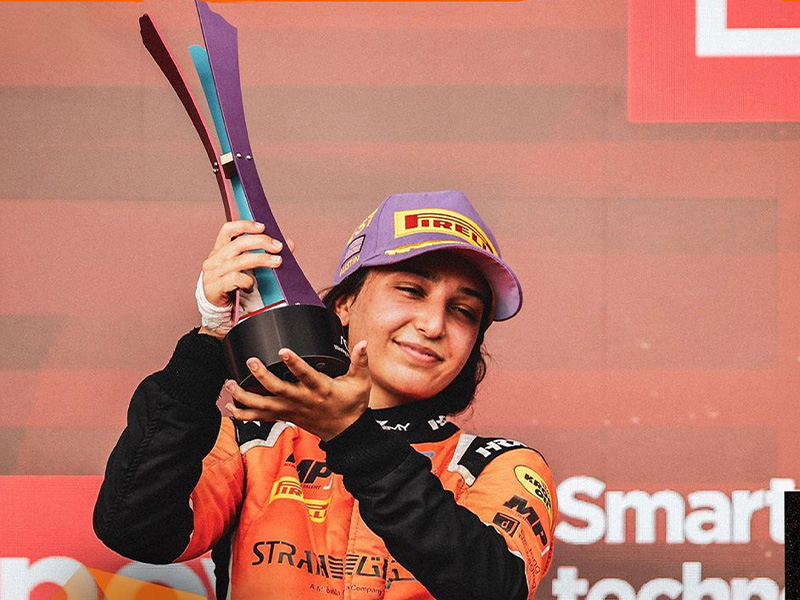تعرّفوا إلى حمدة القبيسي، سائقة السباقات الإماراتية المحترفة HAMDA QUBAISSI سباق السيارات CARS RACING AMNA QUBAISSI خالد قبيسي أمنة القبيسي KHALED QUBAISSI AUTOMOTIVE RACING