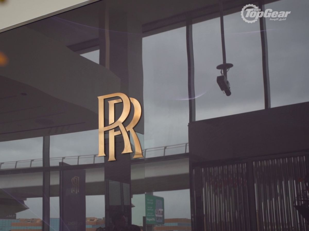 رولز-رويس موتور كارز دبي تفتتح صالة عرض فاخرة جديدة Rolls-Royce Motor Cars Dubai opens a new luxury showroom luxury cars السيارات الفاخرة السيارات الفخمة السيارات الفارهة السيارات الثمينة السيارات الإنجليزية السيارات الكهربائية ev cars electric cars english cars