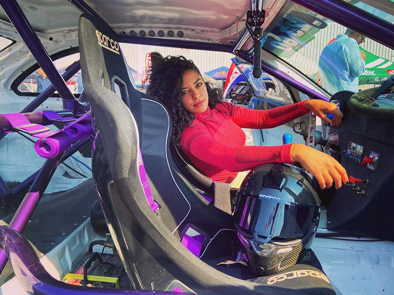 نور داوود أول سائقة درِفت في العالم العربي nour daoud nour dawoud The first female drifter in the Arab world سيدات عالم سباق السيارات females in racing cars drift سباق السيارات عالم السيارات racing in middle east فلسطين palestine
