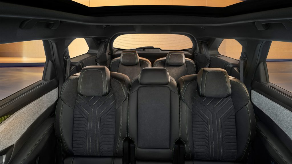 مقصورة بيجو اي 5008