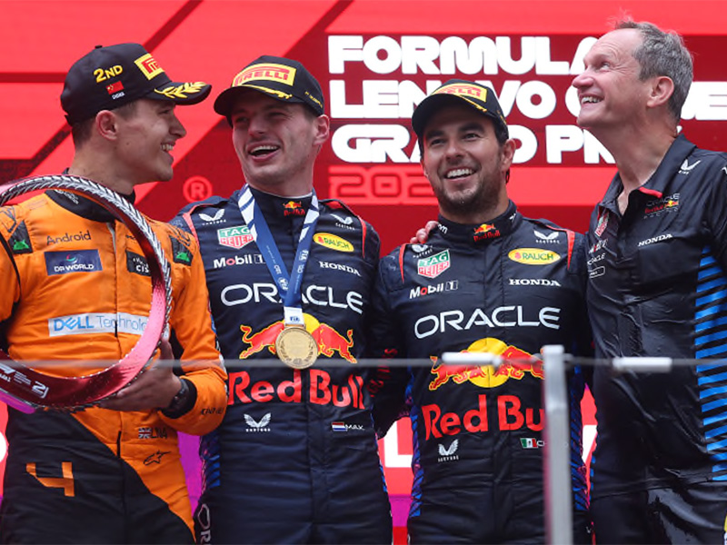 جائزة الصين الكبرى 2024: فرستابن يحقق فوزه الرابع لهذا الموسم ماكس فرستابن سيرديو بيريزلاندو نوريس شارل لولكير كارلوس ساينز فورمولا 1 سباق السيارات فورميلا 1 فورمولا ون فورميلا ون السيارات الصينية السيارات الكهربائية Chinese Grand Prix 2024: Verstappen achieves his fourth win of the season Max Verstappen Serdio Perezlando Norris Charles Lequeur Carlos Sainz Formula 1 Car racing Formula 1 Formula One Formula One Chinese cars Electric cars