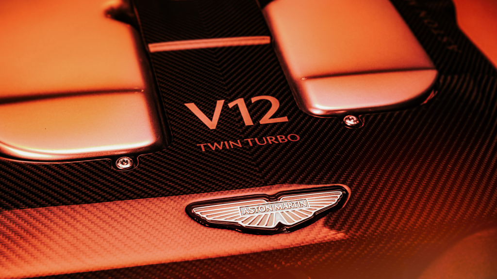 أطلقت أستون مارتن أقوى محرك في تاريخها V12 بقوة 835 حصان 
