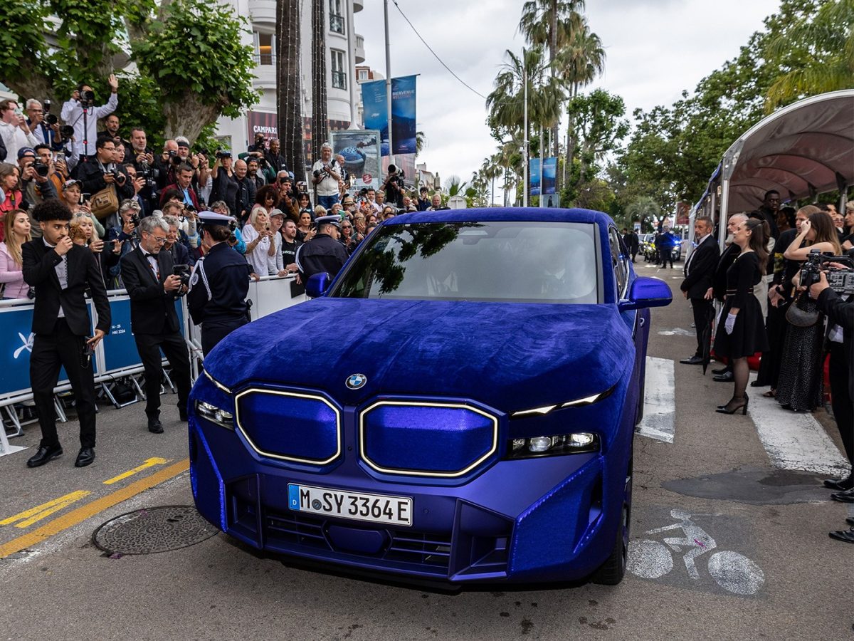 بي ام دبليو ميستيك ألور: أغرب نسخة أنيقة من طراز اكس ام بي ام دبليو اكس ام ميستيك ألور السيارات الفاخرة السيارات المعدلة السيارات الهجينة السيارات الفارهة السيارات الألمانية سيارات اس يو في السيارات الكهربائية BMW Mystic Allure: the strangest and most elegant version of the XM model BMW XM Mystic Allure Luxury cars Modified cars Hybrid cars Luxury cars German cars SUV cars Electric cars