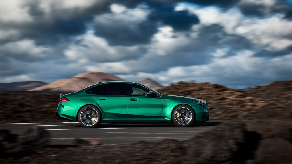 إذا لا وجود لمعايير الغضب الألماني في سيارة بي ام دبليو M5 للعام 2025 !
بي ام دبليو ام 5  2025 
سيارات رياضية
سيارات ام تكنيك
سيارات سبورت
سيارات سريعة
سيارات ألمانية
سيارة M5  الجديدة
سيارة بي ام دبليو الجديدة
بي ام دبليو الفئة الخامسة
So there are no standards of German anger in the BMW M5 for the year 2025!
BMW M5 2025
Sports cars
Cars or Technics
Sports cars
Fast cars
German cars
The new M5
New BMW car
BMW fifth SERIES 
