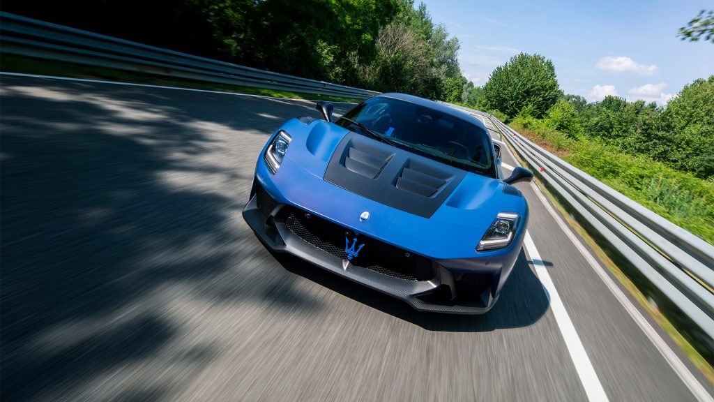 إليك أقوى مازيراتي على الإطلاق: "GT2 سترادالي" النسخة الأسرع 
سيارات خارقة إيطالية
سوبر كارز إيطالية
سيارات إيطالية
سيارات رياضية
سيارات سوبر سبورت
سيارات قوية
سيارة كازيراتي الجديدة
Here is the most powerful Maserati ever: "GT2 Stradale" the fastest version
Italian Supercars
Italian Supercars
Italian Cars
Sports Cars
Supersport Cars
Powerful Cars
The New Maserati