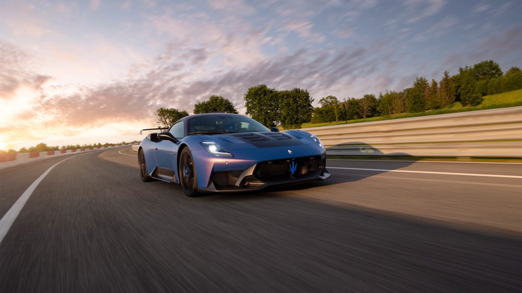 إليك أقوى مازيراتي على الإطلاق: "GT2 سترادالي" النسخة الأسرع 
سيارات خارقة إيطالية
سوبر كارز إيطالية
سيارات إيطالية
سيارات رياضية
سيارات سوبر سبورت
سيارات قوية
سيارة كازيراتي الجديدة
Here is the most powerful Maserati ever: "GT2 Stradale" the fastest version
Italian Supercars
Italian Supercars
Italian Cars
Sports Cars
Supersport Cars
Powerful Cars
The New Maserati