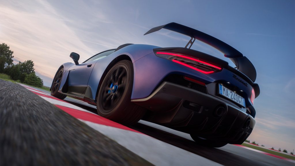 إليك أقوى مازيراتي على الإطلاق: "GT2 سترادالي" النسخة الأسرع 
سيارات خارقة إيطالية
سوبر كارز إيطالية
سيارات إيطالية
سيارات رياضية
سيارات سوبر سبورت
سيارات قوية
سيارة كازيراتي الجديدة
Here is the most powerful Maserati ever: "GT2 Stradale" the fastest version
Italian Supercars
Italian Supercars
Italian Cars
Sports Cars
Supersport Cars
Powerful Cars
The New Maserati