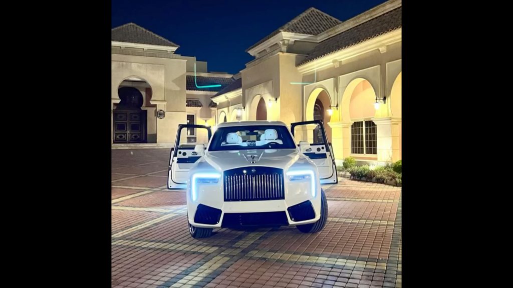 يزيد الراجحي يستقبل أول نسخة من رولز-رويس كولينان 2025
السعودية
الرياض
سيارات فاخرة
سيارات فخمة
سيارة يزيد الراجحي الجديدة
سيارات رولز رويس كولينان 2025 يزيد الراجحي
سيارات إنجليزية
سيارات اس يو في إنجليزية
Yazeed Al Rajhi receives the first copy of the Rolls-Royce Cullinan 2025
Saudi Arabia
Riyadh
Luxury cars
Luxury cars
Yzeed Al Rajhi's new car
Rolls-Royce Cullinan 2025 cars Yazeed Al Rajhi
English cars
English SUV cars
