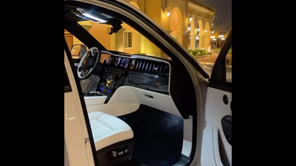 يزيد الراجحي يستقبل أول نسخة من رولز-رويس كولينان 2025
السعودية
الرياض
سيارات فاخرة
سيارات فخمة
سيارة يزيد الراجحي الجديدة
سيارات رولز رويس كولينان 2025 يزيد الراجحي
سيارات إنجليزية
سيارات اس يو في إنجليزية
Yazeed Al Rajhi receives the first copy of the Rolls-Royce Cullinan 2025
Saudi Arabia
Riyadh
Luxury cars
Luxury cars
Yzeed Al Rajhi's new car
Rolls-Royce Cullinan 2025 cars Yazeed Al Rajhi
English cars
English SUV cars