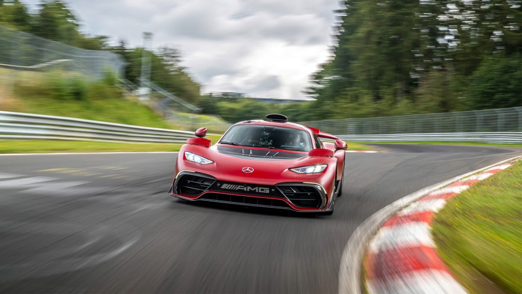 سوبر كار مرسيدس الجديدة "AMG ONE" تحطم رقمها القياسي على حلبة نوربورغرينغ !
سوبر كارز
مرسيدس تحطم رقم قياسي
سيارات رياضية
سيارات سوبر سبورت
سيارات قوية
سيارات ألمانية
سيارات هجينة
سيارات كهربائية
سوبر كارز هجينة
The new Mercedes supercar "AMG ONE" breaks its own record on the Nürburgring!
Super Cars
Mercedes breaks a record
Sports cars
Super sports cars
Powerful cars
German cars
Hybrid cars
Electric cars
Hybrid supercars