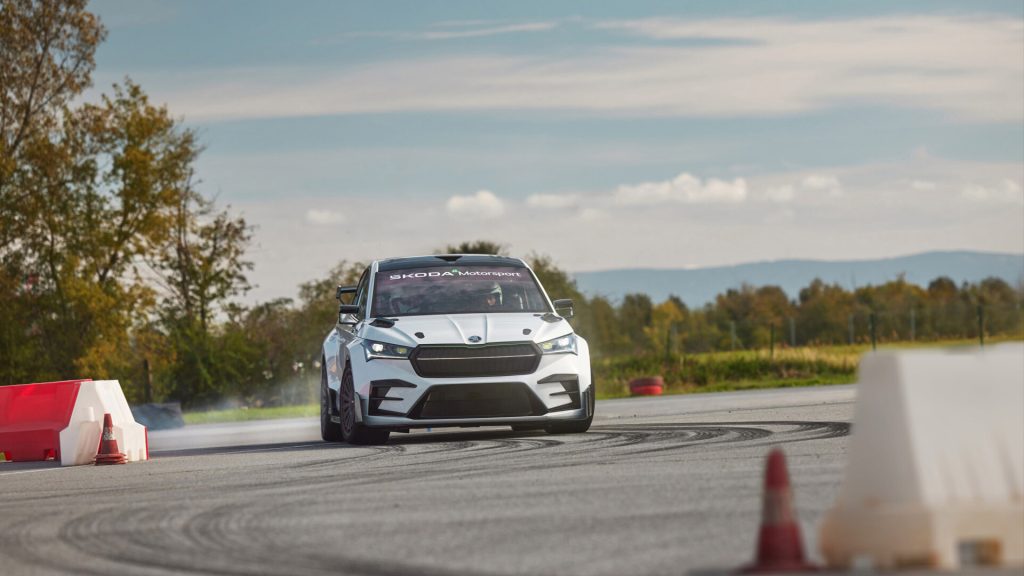 مهلاً، هل عاينتم مفهوم شكودا إنياك RS الكهربائي المخصص للسباقات؟
سيارات رياضية
سيارات معدلة
سيارات كهربائية
سيارات سباق كهربائية
سيارات كهربائية معدلة
سيارات كهربائية رياضية
سيارات قوية
سيارات رالي
سباقات الرالي الكهربائية
سيارة سباق رالي كهربائية
سيارة شكودا الرياضية الكهربائية الجديدة
Wait, have you seen the Škoda Enyaq RS electric racing concept?
Sports cars
Tuned cars
Electric cars
Electric racing cars
Tuned electric cars
Electric sports cars
Power cars
Rally cars
Electric rally racing
Electric rally racing car
Škoda's new electric sports car