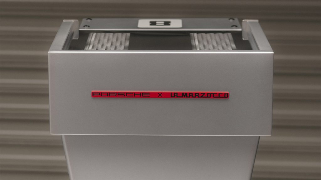 بورشه تقدم إصدار فاخر محدود من ماكينات القهوة الإسبريسو !
مكينة قهوة بورشه
الة قهوة بورشه
بورشه اسبريسو
سيارات رياضية
سيارات سوبر سبورت
سيارات ألمانية
سوبر كارز
سيارات خارقة
آلات قهوة مستوحاة من السيارات
أفضل ماكينات القهوة إسبريسو
ماكينة القهوة بورشه إسبريسو
Porsche Introduces Limited Edition Luxury Espresso Machines!
Porsche Coffee Machine
Porsche Coffee Machine
Porsche Espresso
Sports Cars
Supersport Cars
German Cars
Super Cars
Supercars
Car-Inspired Coffee Machines
Best Espresso Coffee Machines
Porsche Espresso Coffee Machine