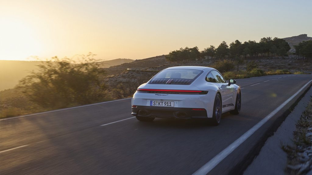 بورشه 911 كاريرا T الجديدة تصل أسواق الشرق الأوسط للمرة الأولى !
سيارات ألمانية
مهرجان رموز بورشه دبي
دبي
الإمارات
السعودية
الشرق الأوسط
سيارات رياضية
سيارات سوبر سبورت
سيارات خارقة
سوبر كارز
سيارات قوية
سيارة بورشه الجديدة
بورشه الجديدة دبي
بورشه الجديدة الشرق الأوسط
بورشه 911 كاريرا تي 2025
The new Porsche 911 Carrera T arrives in the Middle East for the first time!
German Cars
Porsche Icons Festival Dubai
Dubai
UAE
Saudi Arabia
Middle East
Sports Cars
Supersport Cars
Supercars
Supercars
Powerful Cars
New Porsche
New Porsche Dubai
New Porsche Middle East
Porsche 911 Carrera T 2025