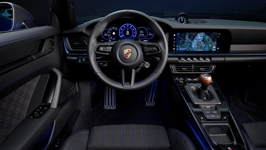 بورشه 911 كاريرا T الجديدة تصل أسواق الشرق الأوسط للمرة الأولى !
سيارات ألمانية
مهرجان رموز بورشه دبي
دبي
الإمارات
السعودية
الشرق الأوسط
سيارات رياضية
سيارات سوبر سبورت
سيارات خارقة
سوبر كارز
سيارات قوية
سيارة بورشه الجديدة
بورشه الجديدة دبي
بورشه الجديدة الشرق الأوسط
بورشه 911 كاريرا تي 2025
The new Porsche 911 Carrera T arrives in the Middle East for the first time!
German Cars
Porsche Icons Festival Dubai
Dubai
UAE
Saudi Arabia
Middle East
Sports Cars
Supersport Cars
Supercars
Supercars
Powerful Cars
New Porsche
New Porsche Dubai
New Porsche Middle East
Porsche 911 Carrera T 2025