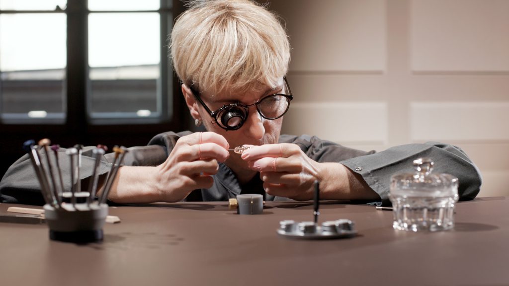 بارمجياني فلورييه تقدم مجموعة ساعات توريك الجديدة في الشرق الأوسط
ساعات فاخرة
ساعات سويسرية
ساعات فخمة
ساعات باهظة
ساعات جميلة
ساعات رجالي
ساعات نسائي
ساعات بارمجياني فلورييه الجديدة
ساعات توريك الجديدة
Parmigiani Fleurier Introduces New Toric Collection in the Middle East
Luxury Watches
Swiss Watches
Luxury Watches
Expensive Watches
Beautiful Watches
Men's Watches
Women's Watches
New Parmigiani Fleurier Watches
New Toric Watches