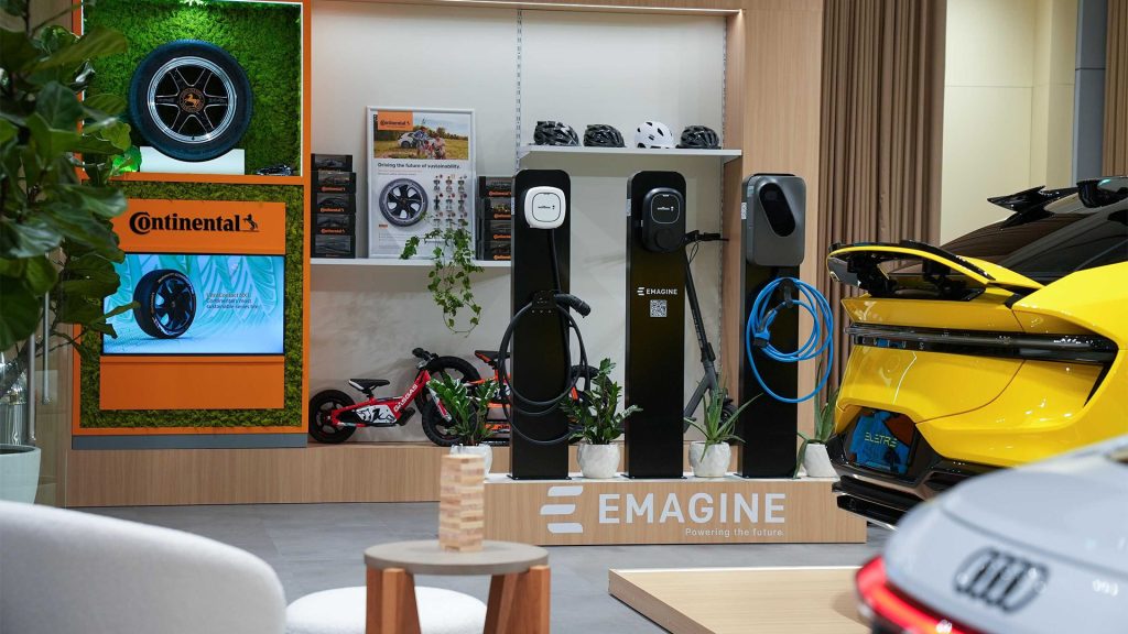 "EV lab دبي" مركز سيحدث ثورة في عالم السيارات الكهربائية
مركز السيارات الكهربائية دبي
سيارات كهربائية
مركبات كهربائية
سيارات صديقة للبيئة
سيارات مستدامة
الاستدامة
دبي
الإمارات
الشرق الأوسط
"EV lab Dubai" A center that will revolutionize the world of electric cars
Electric Vehicle Center Dubai
Electric Cars
Electric Vehicles
Green-Friendly Cars
Sustainable Cars
Sustainability
Dubai
UAE
Middle East
