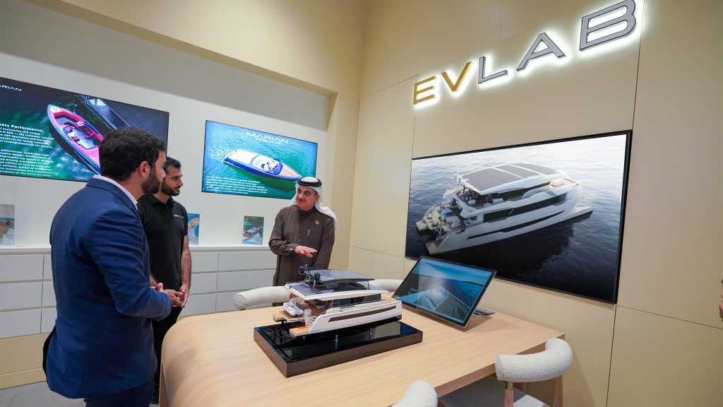 "EV lab دبي" مركز سيحدث ثورة في عالم السيارات الكهربائية مركز السيارات الكهربائية دبي سيارات كهربائية مركبات كهربائية سيارات صديقة للبيئة سيارات مستدامة الاستدامة دبي الإمارات الشرق الأوسط "EV lab Dubai" A center that will revolutionize the world of electric cars Electric Vehicle Center Dubai Electric Cars Electric Vehicles Green-Friendly Cars Sustainable Cars Sustainability Dubai UAE Middle East