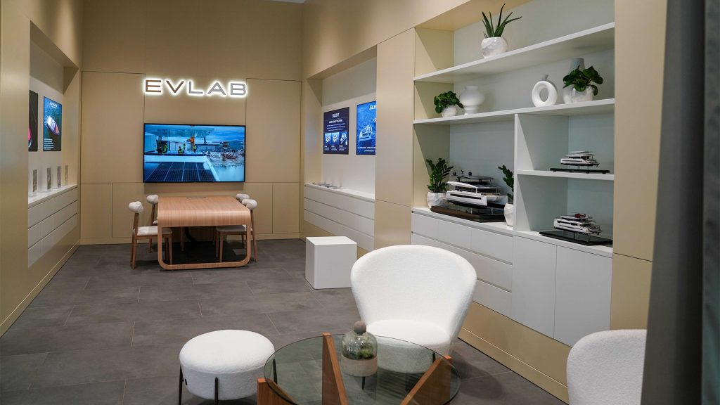 "EV lab دبي" مركز سيحدث ثورة في عالم السيارات الكهربائية
مركز السيارات الكهربائية دبي
سيارات كهربائية
مركبات كهربائية
سيارات صديقة للبيئة
سيارات مستدامة
الاستدامة
دبي
الإمارات
الشرق الأوسط
"EV lab Dubai" A center that will revolutionize the world of electric cars
Electric Vehicle Center Dubai
Electric Cars
Electric Vehicles
Green-Friendly Cars
Sustainable Cars
Sustainability
Dubai
UAE
Middle East