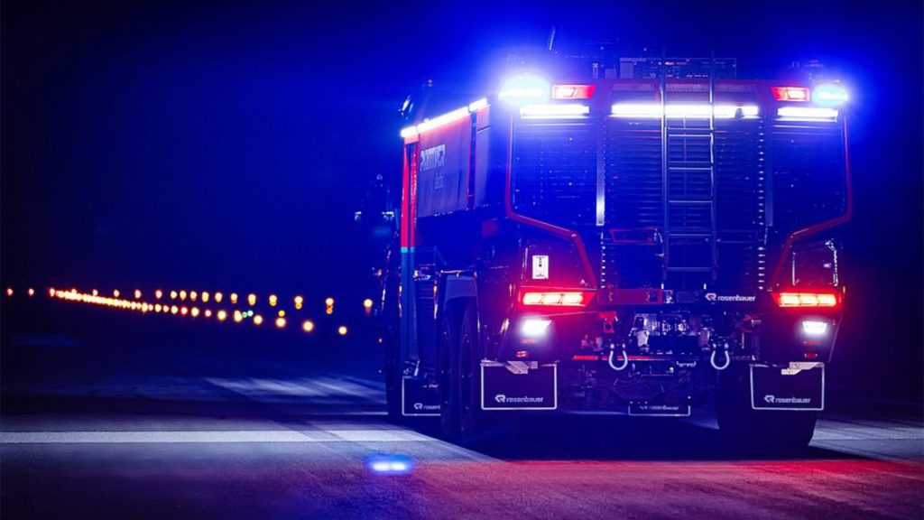 روزنباور تطلق مركبة إطفاء كهربائية قادمة من كوكب سايبترون !
رونباور بانثر الكهربائية
سيارات دفع سداسي
سيارات كهربائية
سيارات معدلة
سيارات إنقاذ
سيارات الإطفاء
سيارات نمساوية
مركبة إطفاء روزنباور الجديدة
Rosenbauer launches electric fire truck from planet Cybertron!
Rohnbauer Panther Electric
6x6 Cars
Electric Cars
Modified Cars
Rescue Cars
Fire Trucks
Austrian Cars
New Rosenbauer Fire Truck