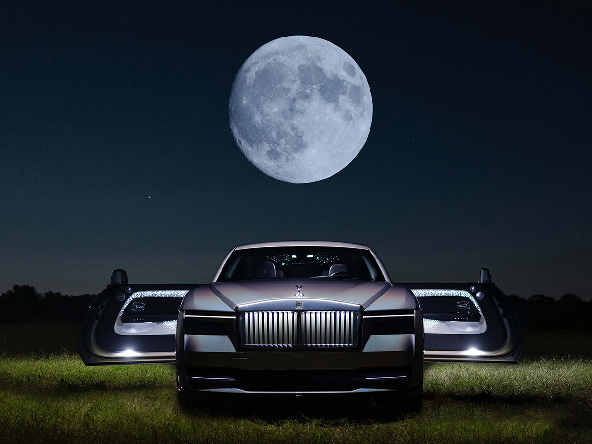 رولز-رويس تختتم 2024 بعرض إبداعاتها الفريدة من نوعها سيارات رولز-رويس رولز رويس 2024 رولز رويس فانتوم سينتيا رولز رويس جوست بلاك بادج سيتي لايتس رولز رويس كولينان سيريس السلسلة الثانية رولز رويس فانتوم غولدفينغر رولز رويس سبيكتر لونافلير رولز رويس جوست السلسلة الثانية إكستنديد رولز رويس فانتوم عام التنين سيارات بريطانية سيارات فاخرة سيارات فخمة Rolls-Royce concludes 2024 with a showcase of its unique creations Rolls-Royce cars Rolls-Royce 2024 Rolls-Royce Phantom Sentia Rolls-Royce Ghost Black Badge City Lights Rolls-Royce Cullinan Series II Rolls-Royce Phantom Goldfinger Rolls-Royce Spectre Lunaflair Rolls-Royce Ghost Series II Extended Rolls-Royce Phantom Year of the Dragon British Cars Luxury Cars Luxury Cars
