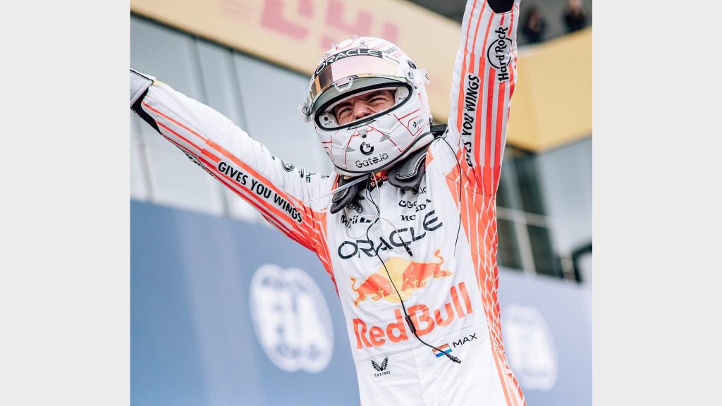 السوبر ماكس فرستابن، بطلاً لجائزة اليابان الكبرى متفوقاً على ثنائي ماكلارين!
سوبر كارز
سيارات خارقة
سيارات رياضية
سوبر كارز
فورمولا 1 
فورميلا 1 
جائزة اليابان الكبرى
سباق اليابان فورمولا 1 
سباق السيارات 
سيارات سباق
ريد بُل
ماكس فرستابن
ماكلارين
لاندو نوريس
أوسكار بياستري
مرسيدس
جورد راسيل
فيراري
تشارل لوكلير
لويس هاملتون
Super Max Verstappen wins the Japanese Grand Prix, beating the McLaren duo!
Supercars
Supercars
Sports Cars
Supercars
Formula 1
Formula 1
Japanese Grand Prix
Japan Formula 1 Race
Car Racing
Racing Cars
Red Bull
Max Verstappen
McLaren
Lando Norris
Oscar Piastri
Mercedes
Gorge Russell
Ferrari
Charles Leclerc
Lewis Hamilton