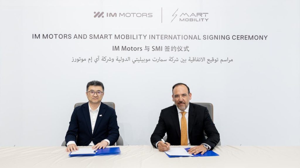 سمارت موبيليتي إنترناشونال توقع اتفاقية شراكة مع IM Motors لدولة الإمارات والسعودية
سيارات صينية
سيارات فاخرة
سيارات ذكية
سيارات قوية
سيارات كهربائية
سيارتا هجينة
سيارات اس يو في كهربائية فاخرة
سيارات فخمة صينية
سيارة IM LS7
IM LS6 SUV
IM L7
سيارات سيدان فاخرة
سيارات سيدان صينية
Smart Mobility International Signs Partnership Agreement with IM Motors for the UAE and Saudi Arabia
Chinese Cars
Luxury Cars
Smart Cars
Powerful Cars
Electric Cars
Two Hybrid Cars
Luxury Electric SUVs
Chinese Luxury Cars
IM LS7
IM LS6 SUV
IM L7
Luxury Sedans
Chinese Sedans