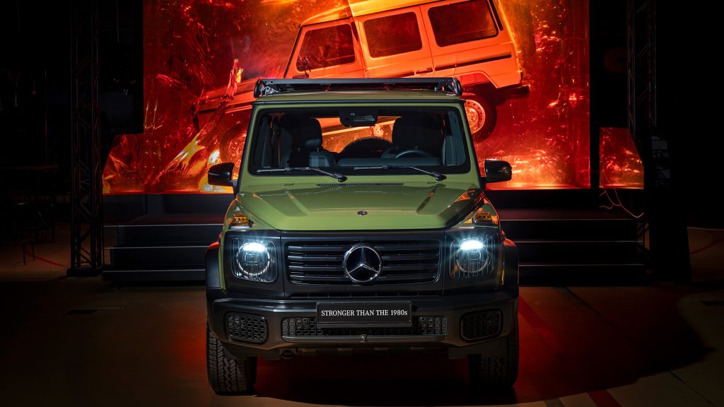ريترو مرسيدس G-Class Edition STRONGER THAN THE 1980s، فكرة عبقرية باسم غير ملائم!
جي كلاس الجديدة
سيارات ألمانية
سيارات دفع رباعي
سيارات قوية
سيارات عائلية
سيارات رباعية الدفع
سيارات مميزة
مرسيدس جي كلاس الجديدة
مرسيدس 2025
جي كلاس 2025
مرسيدس جي 1980 اس
سيارات كلاسيكية
سيارات قديمة
Retro Mercedes G-Class Edition STRONGER THAN THE 1980s, a genius idea with an inappropriate name!
The new G-Class
German cars
SUVs
Powerful cars
Family cars
SUVs
Distinctive cars
The new Mercedes G-Class
2025 Mercedes
2025 G-Class
1980 Mercedes G-Class
Classic cars
Old cars