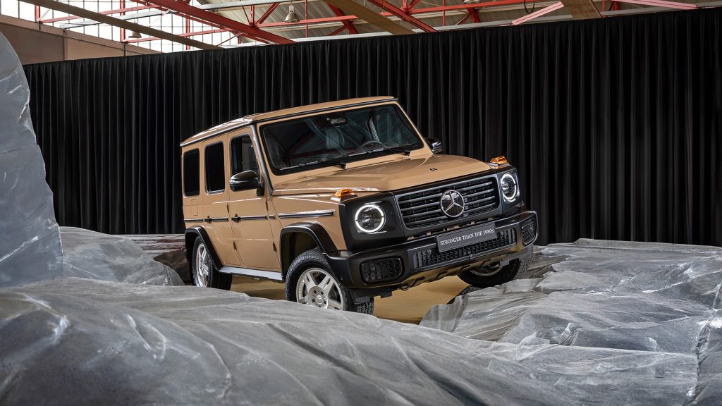 ريترو مرسيدس G-Class Edition STRONGER THAN THE 1980s، فكرة عبقرية باسم غير ملائم!
جي كلاس الجديدة
سيارات ألمانية
سيارات دفع رباعي
سيارات قوية
سيارات عائلية
سيارات رباعية الدفع
سيارات مميزة
مرسيدس جي كلاس الجديدة
مرسيدس 2025
جي كلاس 2025
مرسيدس جي 1980 اس
سيارات كلاسيكية
سيارات قديمة
Retro Mercedes G-Class Edition STRONGER THAN THE 1980s, a genius idea with an inappropriate name!
The new G-Class
German cars
SUVs
Powerful cars
Family cars
SUVs
Distinctive cars
The new Mercedes G-Class
2025 Mercedes
2025 G-Class
1980 Mercedes G-Class
Classic cars
Old cars