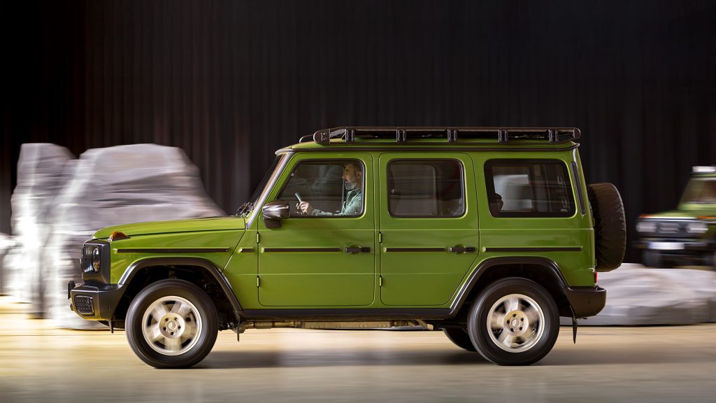 ريترو مرسيدس G-Class Edition STRONGER THAN THE 1980s، فكرة عبقرية باسم غير ملائم!
جي كلاس الجديدة
سيارات ألمانية
سيارات دفع رباعي
سيارات قوية
سيارات عائلية
سيارات رباعية الدفع
سيارات مميزة
مرسيدس جي كلاس الجديدة
مرسيدس 2025
جي كلاس 2025
مرسيدس جي 1980 اس
سيارات كلاسيكية
سيارات قديمة
Retro Mercedes G-Class Edition STRONGER THAN THE 1980s, a genius idea with an inappropriate name!
The new G-Class
German cars
SUVs
Powerful cars
Family cars
SUVs
Distinctive cars
The new Mercedes G-Class
2025 Mercedes
2025 G-Class
1980 Mercedes G-Class
Classic cars
Old cars
