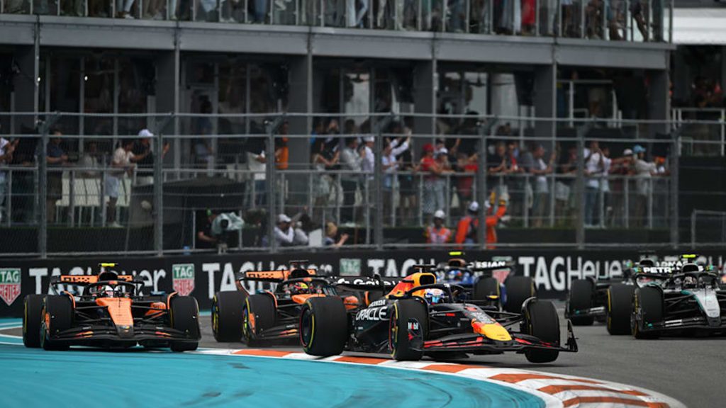 جائزة ميامي الكبرى 2025: ثنائية صدارة لـ ماكلارين تضعه في قمة الترتيبين!
سباق ميامي 2025 فورمولا 1 
فورميلا 1 ميامي
فورمولا 1  2025 
أوسكار بياستري
لاندو نوريس
ماكلارين
جورج راسيل
كيمي أنتونيلي
مرسيدس
ماكس فرستابن
يوكي تسونودا
ريد بُل
تشارل لوكلير
لويس هاملتون
فيراري
سباق السيارات
سباق سيارات
سيارات رياضية
سيارات سبورت
سيارات سوبر رياضية
سيارات خارقة
سوبر كارز
سيارات سوبر سبورت
أمريكا
جائزة أمريكا الكبرى 2025 
2025 Miami Grand Prix: McLaren's double pole position puts them at the top of both rankings!
2025 Miami Grand Prix Formula 1
Formula 1 Miami
Formula 1 2025
Oscar Piastri
Lando Norris
McLaren
George Russell
Kimi Antonelli
Mercedes
Max Verstappen
Yuki Tsunoda
Red Bull
Charles Leclerc
Lewis Hamilton
Ferrari
Motor Racing
Motor Racing
Sports Cars
Sports Cars
Supercars
Supercars
Supercars
Supersport Cars
America
2025 American Grand Prix