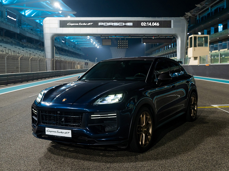 بورشه كاين توربو ‎GT وأول رقم قياسي رسمي لـ ‎SUV‎ إنتاجية في حلبة مرسى ياس بورشه حلبة ياس مارينا بورشه حلبة مرسى ياس حلبات السباق الإمارات الشرق الأوسط بورشه سيارات رياضية سيارات اس يو في سيارات ألمانية سوبر اس يو في ألمانية بورشه سوبر اس يو في سيارات قوية سيارات عائلية قوية Porsche Cayenne Turbo GT and the first official production SUV lap record at Yas Marina Circuit Porsche Yas Marina Circuit Porsche Yas Marina Circuit Racing Tracks UAE Middle East Porsche Sports Cars SUVs German Cars German Super SUVs Porsche Super SUVs Powerful Cars Powerful Family Cars