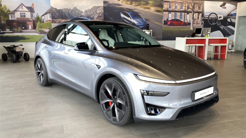 تسلا موديل Y بيرفورمانس الجديدة: SUV عائلية تسابق الريح بقوة 460 حصان!
تسلا الجديدة
تسلا 2025
تسلا 2026
ايلون ماسك تسلا
سيارات تسلا الجديدة
سيارات كهربائية
سيارت اس يو في
سيارات اس يو في كهربائية
سيارات عائلية كهربائية
سيارات اس يو في عائلية كهربائية
سيارات اس يو في رياضية
سيارات اس يو في سبورت
سيارات عائلية سبورت
سيارات سريعة
سيارات فاخرة
سيارات فخمة
سيارات أمريكية
تسلا توب جير
تسلا توب قير
The new Tesla Model Y Performance is a 460bhp family SUV that was developed at the Nürburgring
Tesla pulls the wraps off its go-faster Model Y. Will do 0-60mph in 3.3 seconds and gets 360 miles of range
The new Tesla Model Y Performance: A family SUV that races the wind with 460 horsepower!
The new Tesla
Tesla 2025
Tesla 2026
Elon Musk Tesla
New Tesla cars
Electric cars
SUVs
Electric SUVs
Electric family cars
Electric family SUVs
Sports SUVs
Sport family cars
Fast cars
Luxury cars
Luxury cars
American cars
Tesla Top Gear
Tesla Top Gear
The new Tesla Model Y Performance is a 460bhp family SUV that was developed at the Nürburgring.
Tesla pulls the wraps off its go-faster Model Y. It will do 0-60mph in 3.3 seconds and has a range of 360 miles.