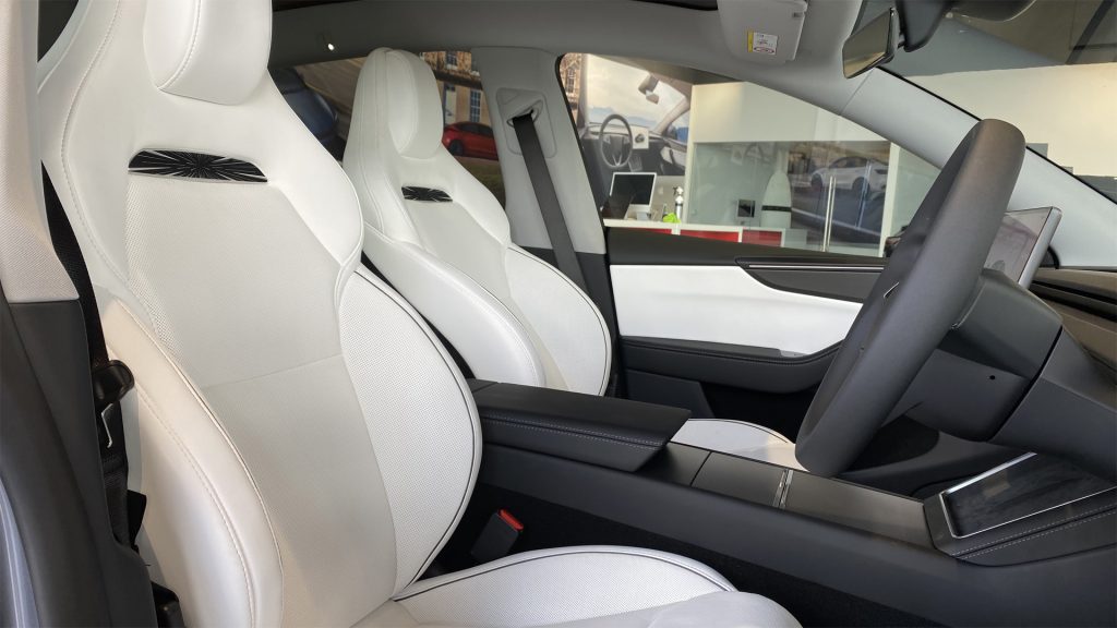 تسلا موديل Y بيرفورمانس الجديدة: SUV عائلية تسابق الريح بقوة 460 حصان!
تسلا الجديدة
تسلا 2025
تسلا 2026
ايلون ماسك تسلا
سيارات تسلا الجديدة
سيارات كهربائية
سيارت اس يو في
سيارات اس يو في كهربائية
سيارات عائلية كهربائية
سيارات اس يو في عائلية كهربائية
سيارات اس يو في رياضية
سيارات اس يو في سبورت
سيارات عائلية سبورت
سيارات سريعة
سيارات فاخرة
سيارات فخمة
سيارات أمريكية
تسلا توب جير
تسلا توب قير
The new Tesla Model Y Performance is a 460bhp family SUV that was developed at the Nürburgring
Tesla pulls the wraps off its go-faster Model Y. Will do 0-60mph in 3.3 seconds and gets 360 miles of range
The new Tesla Model Y Performance: A family SUV that races the wind with 460 horsepower!
The new Tesla
Tesla 2025
Tesla 2026
Elon Musk Tesla
New Tesla cars
Electric cars
SUVs
Electric SUVs
Electric family cars
Electric family SUVs
Sports SUVs
Sport family cars
Fast cars
Luxury cars
Luxury cars
American cars
Tesla Top Gear
Tesla Top Gear
The new Tesla Model Y Performance is a 460bhp family SUV that was developed at the Nürburgring.
Tesla pulls the wraps off its go-faster Model Y. It will do 0-60mph in 3.3 seconds and has a range of 360 miles.