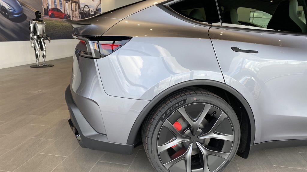 تسلا موديل Y بيرفورمانس الجديدة: SUV عائلية تسابق الريح بقوة 460 حصان!
تسلا الجديدة
تسلا 2025
تسلا 2026
ايلون ماسك تسلا
سيارات تسلا الجديدة
سيارات كهربائية
سيارت اس يو في
سيارات اس يو في كهربائية
سيارات عائلية كهربائية
سيارات اس يو في عائلية كهربائية
سيارات اس يو في رياضية
سيارات اس يو في سبورت
سيارات عائلية سبورت
سيارات سريعة
سيارات فاخرة
سيارات فخمة
سيارات أمريكية
تسلا توب جير
تسلا توب قير
The new Tesla Model Y Performance is a 460bhp family SUV that was developed at the Nürburgring
Tesla pulls the wraps off its go-faster Model Y. Will do 0-60mph in 3.3 seconds and gets 360 miles of range
The new Tesla Model Y Performance: A family SUV that races the wind with 460 horsepower!
The new Tesla
Tesla 2025
Tesla 2026
Elon Musk Tesla
New Tesla cars
Electric cars
SUVs
Electric SUVs
Electric family cars
Electric family SUVs
Sports SUVs
Sport family cars
Fast cars
Luxury cars
Luxury cars
American cars
Tesla Top Gear
Tesla Top Gear
The new Tesla Model Y Performance is a 460bhp family SUV that was developed at the Nürburgring.
Tesla pulls the wraps off its go-faster Model Y. It will do 0-60mph in 3.3 seconds and has a range of 360 miles.